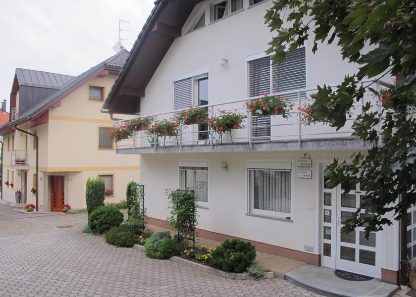  Novo Mesto Hotel Exterior