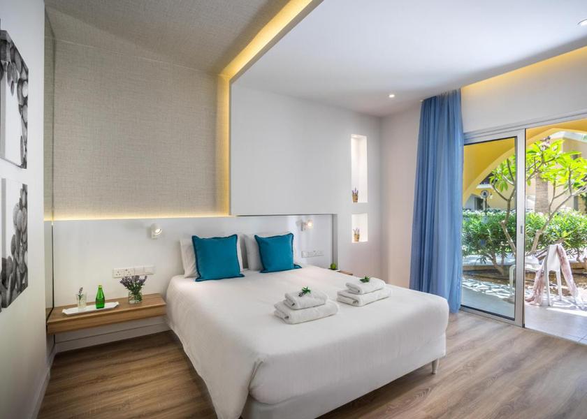 Larnaca District Paralimni Superior One-Bedroom Suite with Garden View