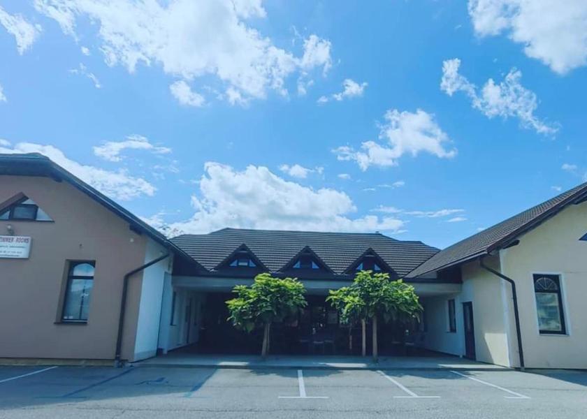  Videm exterior view