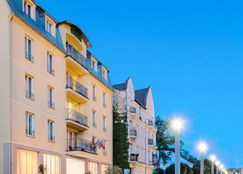 Karlovy Vary (region) Frantiskovy Lazne exterior view