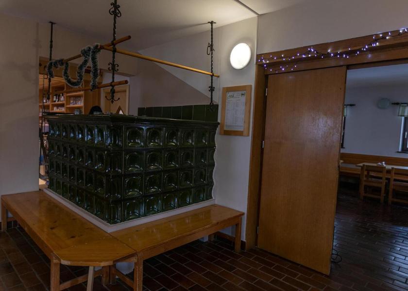 shared lounge/tv area