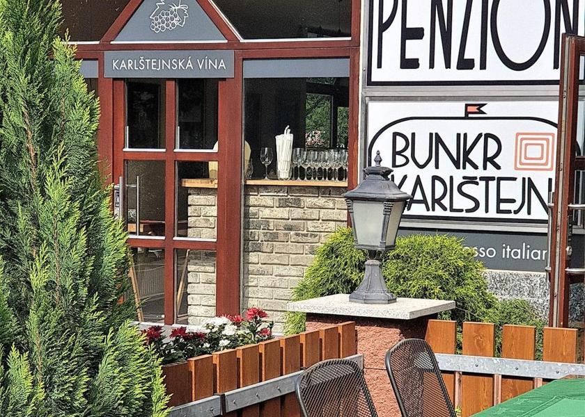 Central Bohemia (region) Karlstejn facilities