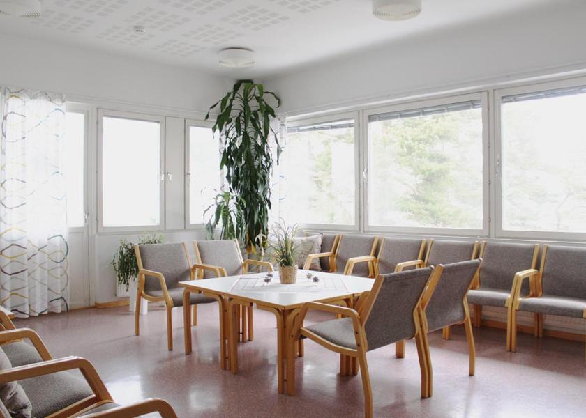 shared lounge/tv area