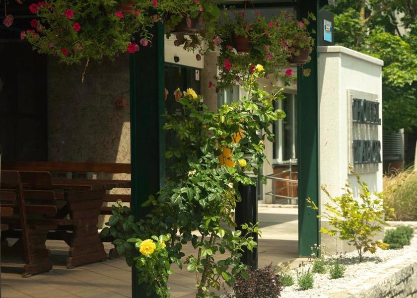  Sezana exterior view