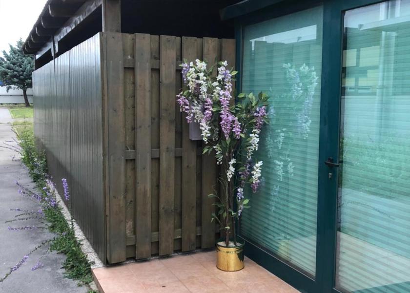  Sezana exterior view