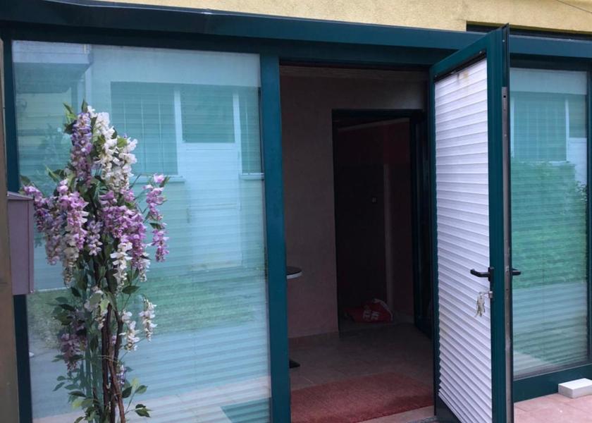  Sezana exterior view