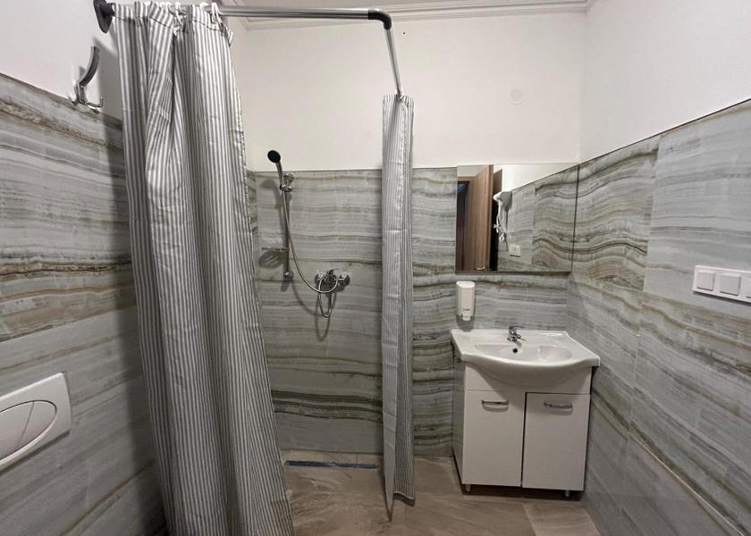 Heves County Eger shower