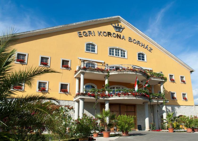  Eger Hotel Exterior