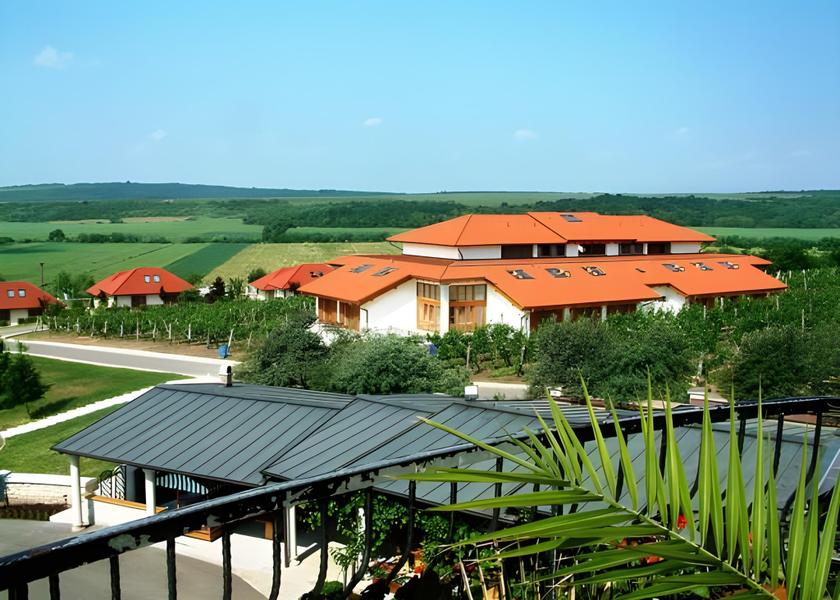  Eger balcony/terrace