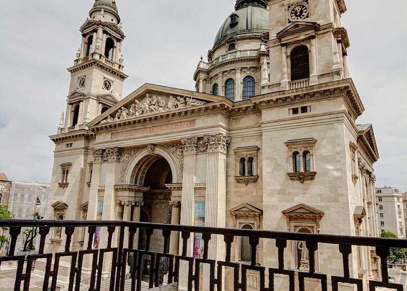  Budapest Hotel Exterior