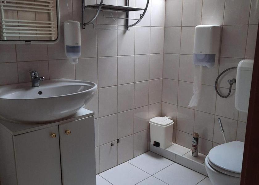 Pest County Domsod Twin Room with Extra Bed
