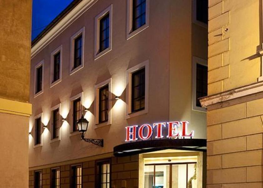  Gyor Hotel Exterior