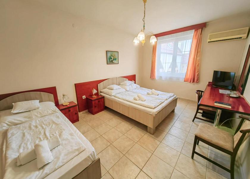  Hajduszoboszlo Triple Room