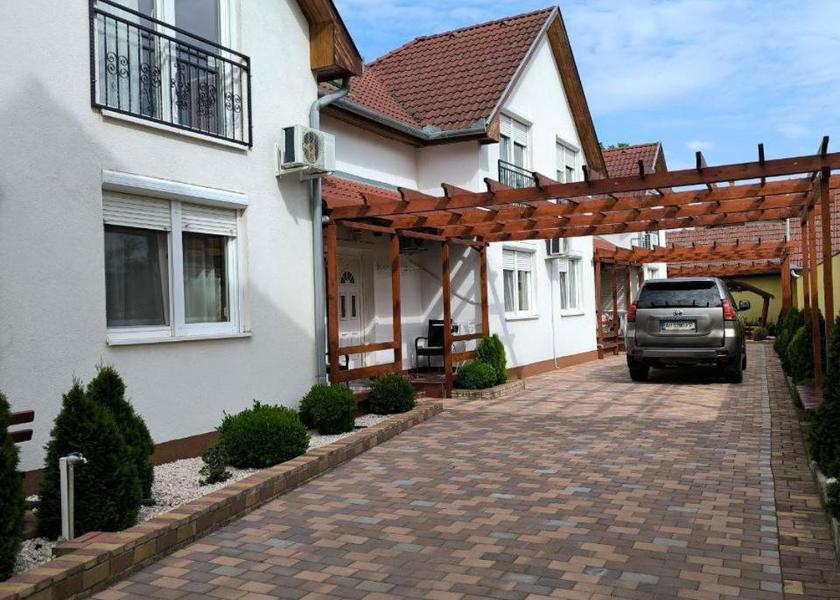  Hajduszoboszlo exterior view