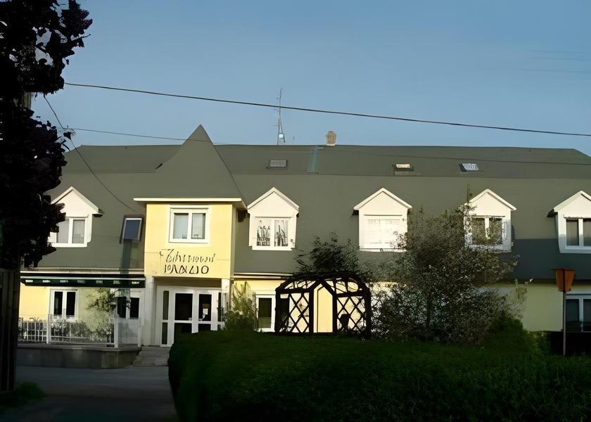 Vas County Sarvar Exterior view