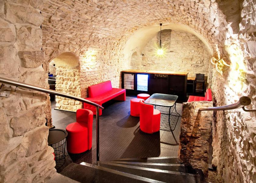 shared lounge/tv area