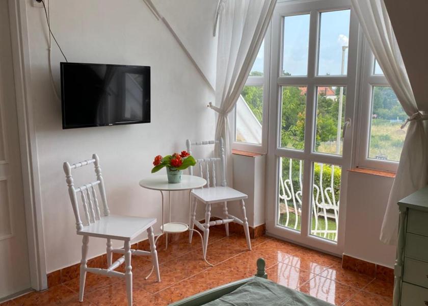  Balatonfured Double Room with Private Bathroom