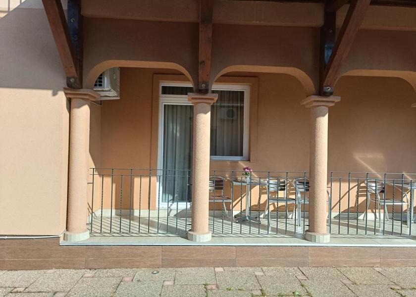  Balatonfured Hotel Exterior