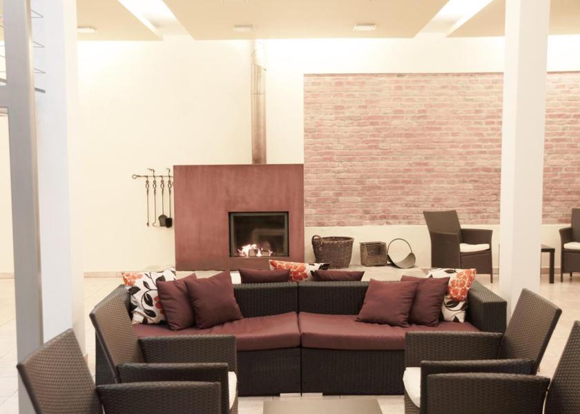 shared lounge/tv area