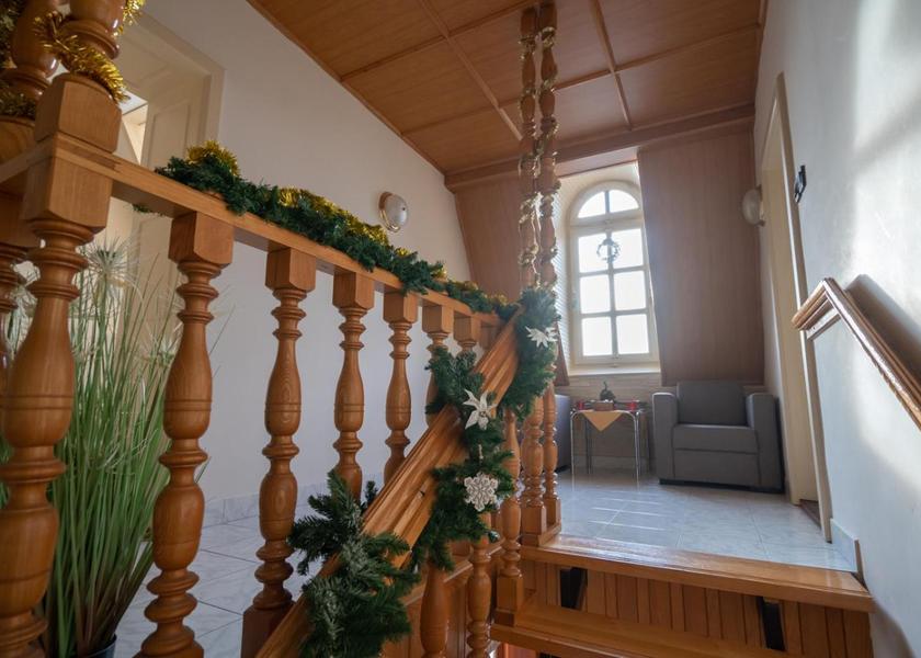  Buk shared lounge/tv area