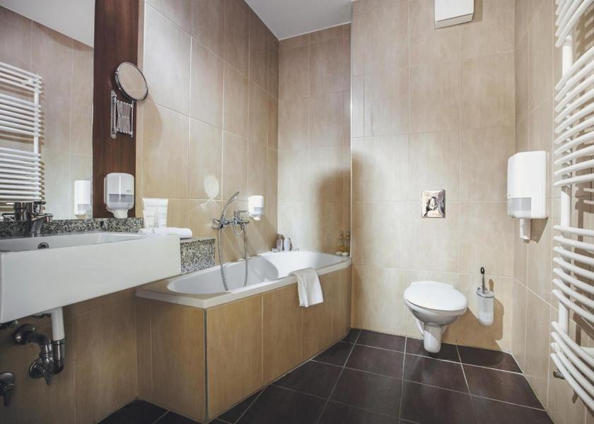  Buk Standard Suite with Balcony 