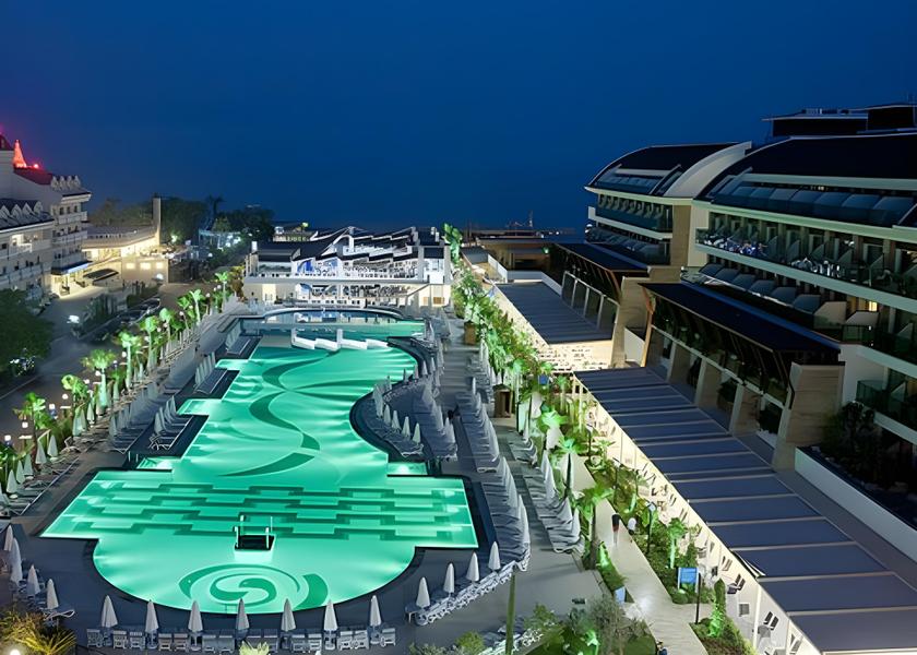  Antalya swimming pool