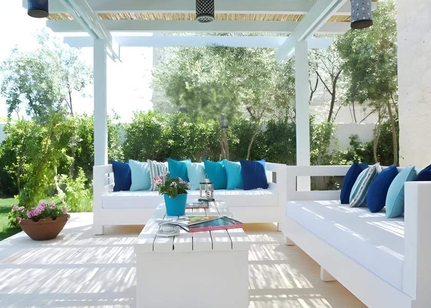 Izmir Çeşme garden