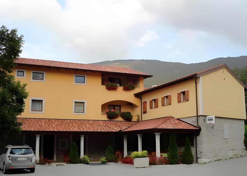  Kozina exterior view