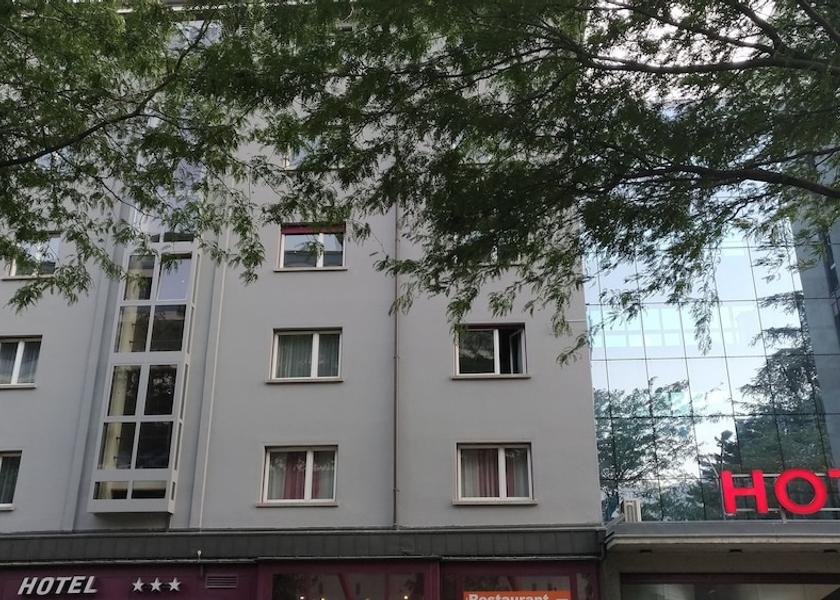 Valais Martigny Front of property