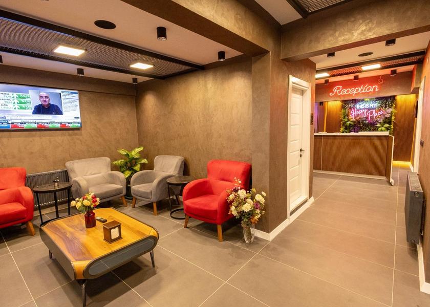 shared lounge/tv area