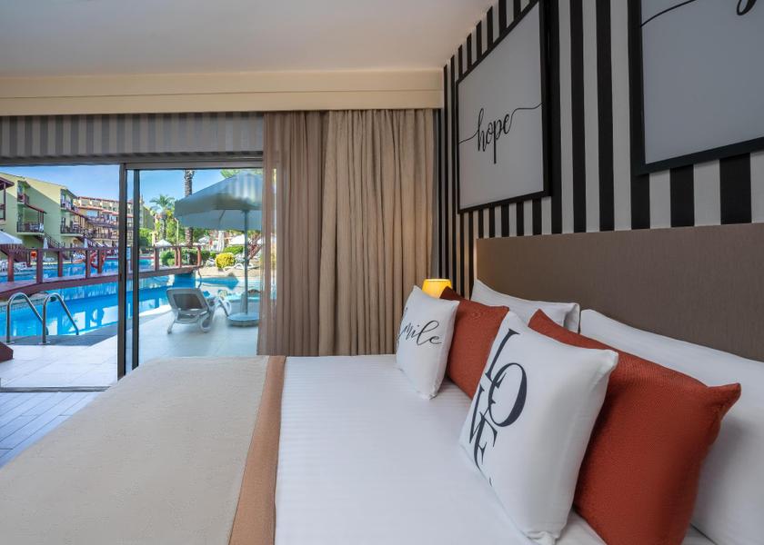 Antalya Region Manavgat Lake House Standard Swim-Up Room