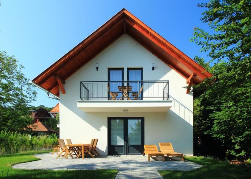  Tihany Hotel Exterior