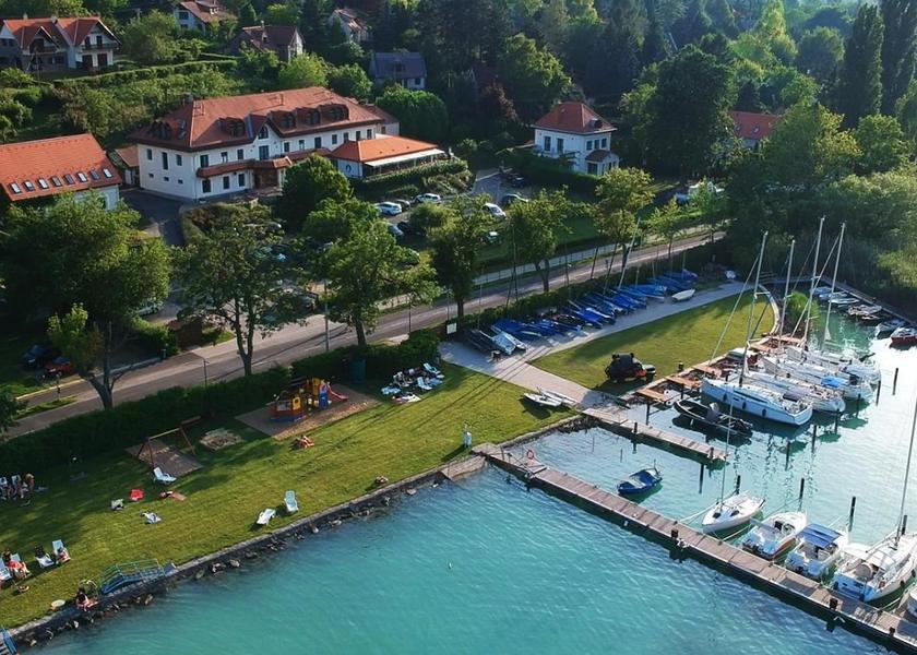  Tihany exterior view