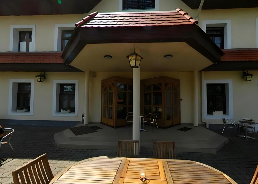  Tihany exterior view