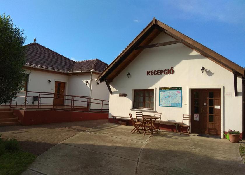  Tiszafured Hotel Exterior