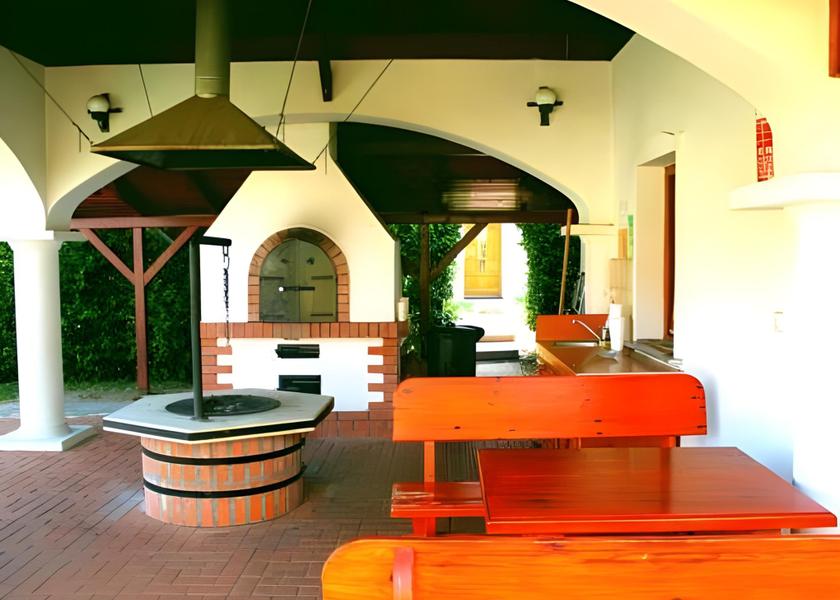  Tiszafured exterior view