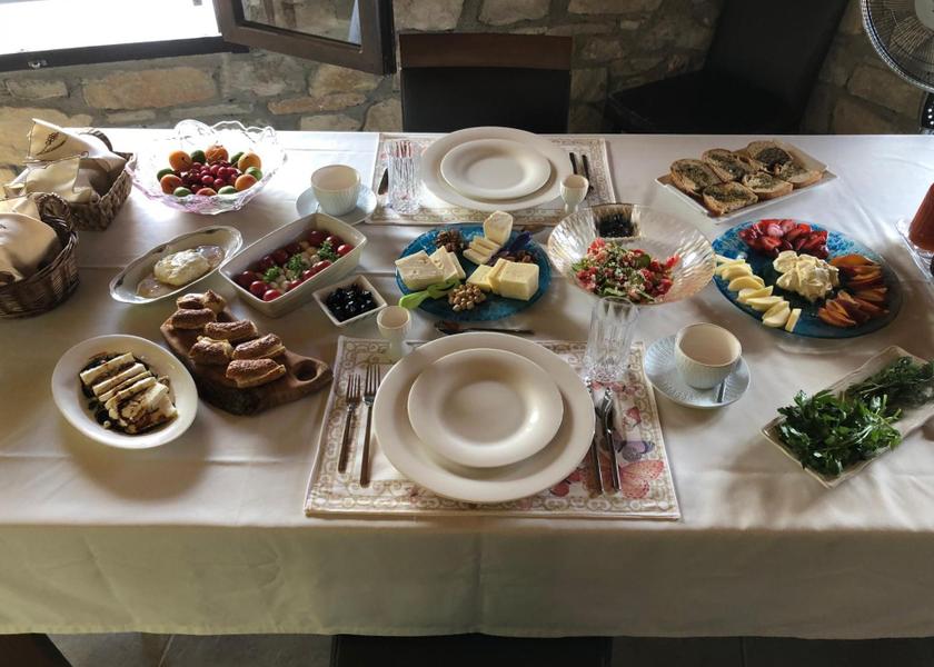 Izmir Selçuk Food and beverages