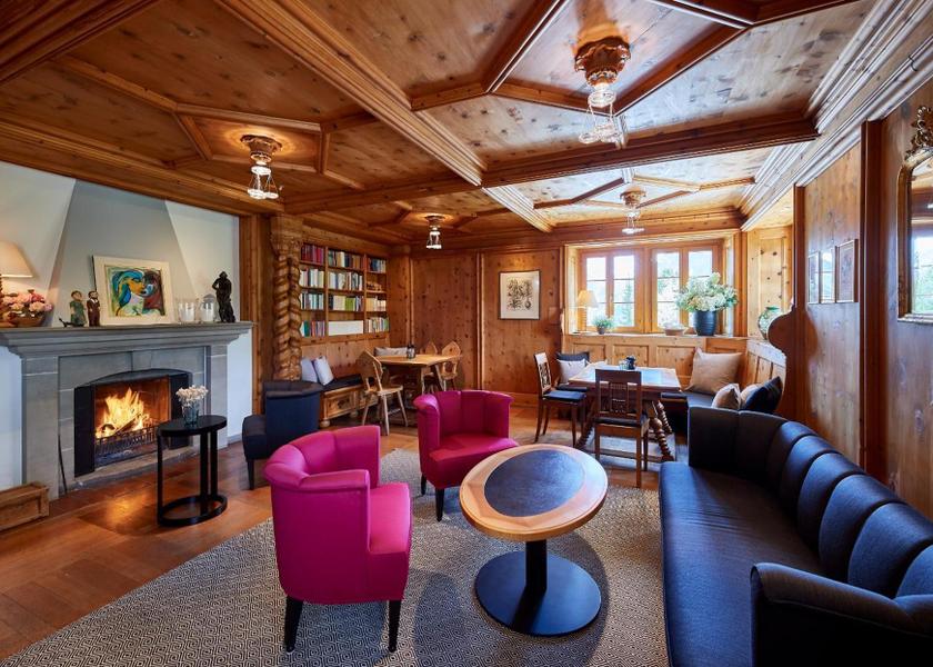 shared lounge/tv area