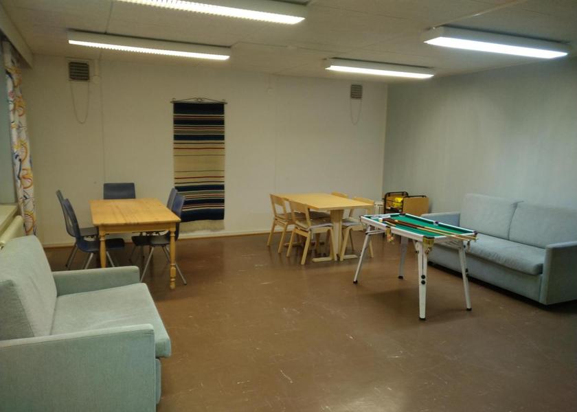 shared lounge/tv area