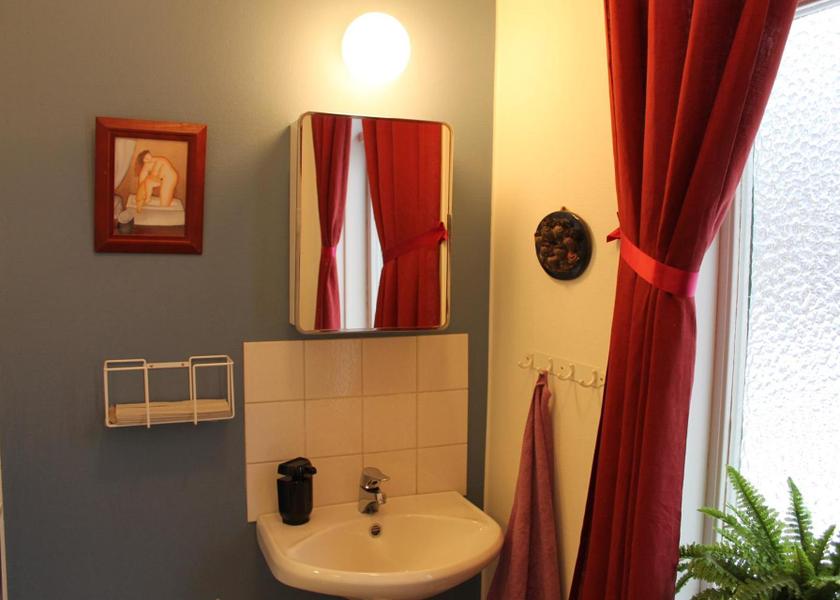 Västmanland County Köping Single Room with Shared Bathroom