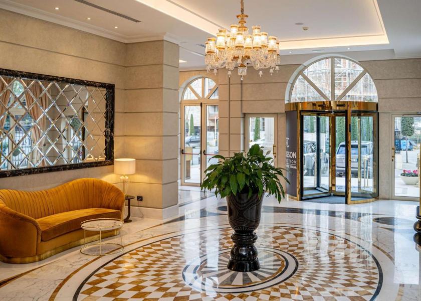  Tirana lobby