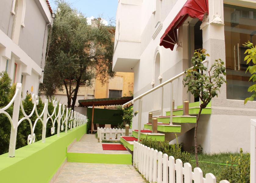 Tirana Hotel Exterior