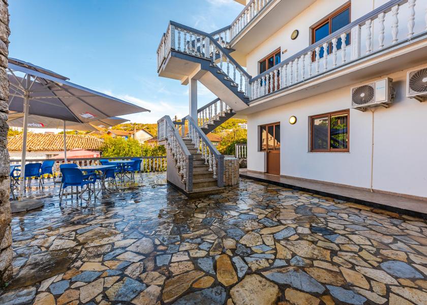  Shkoder Hotel Exterior