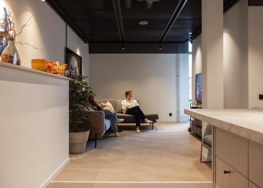 shared lounge/tv area