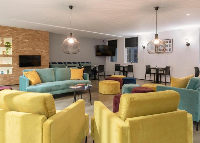 Southern Peninsula Reykjavik shared lounge/tv area