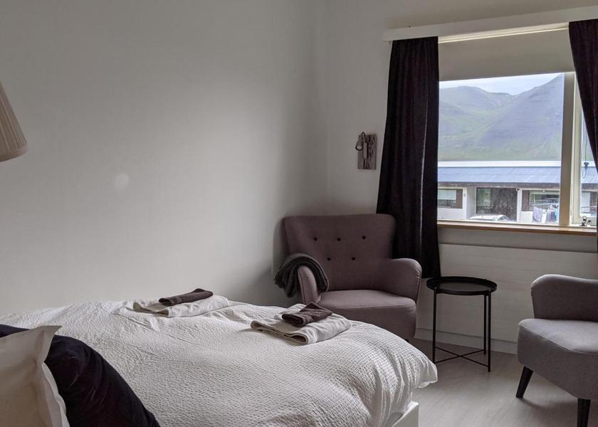 Westfjords Flateyri Double Room with Private Bathroom