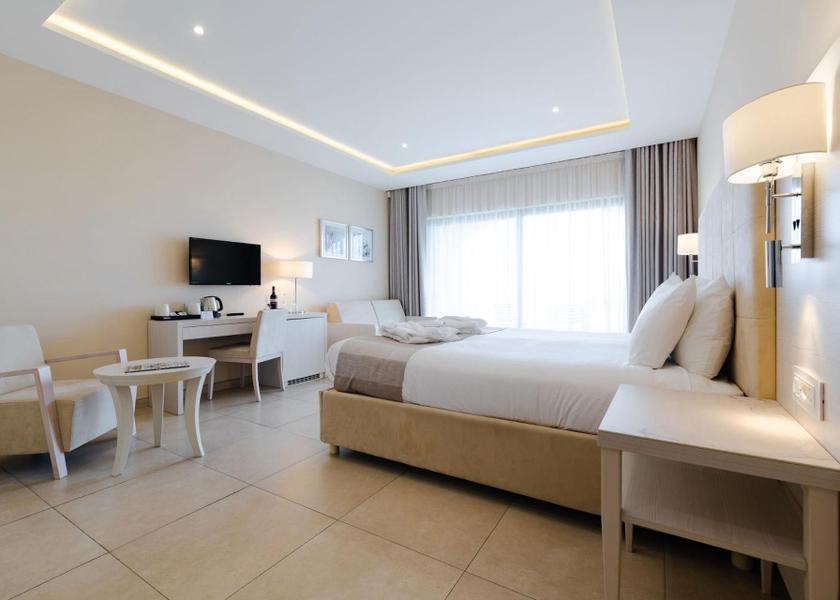  Mellieha Deluxe Family Suite