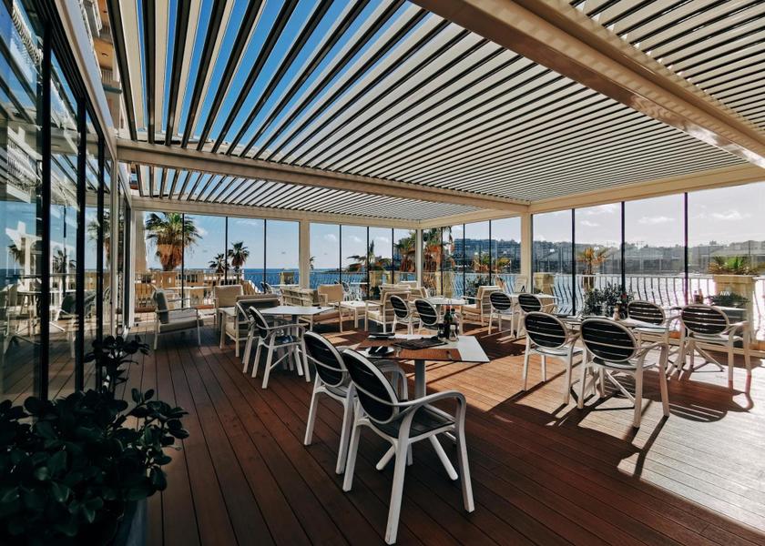  St. Julian's bar/lounge