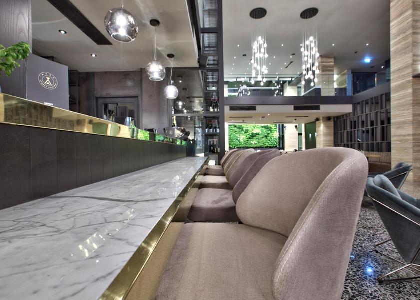  St. Julian's bar/lounge