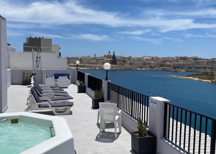  Sliema balcony/terrace